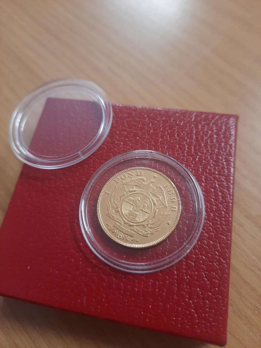 1898 ZAR Gold pond in very good condition after 126 of being minted, please see pictures.