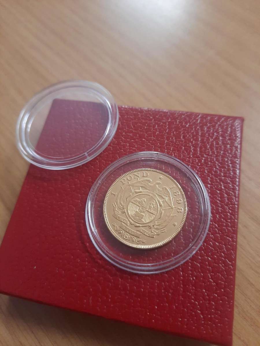 1898 ZAR Gold pond in very good condition after 126 of being minted, please see pictures.