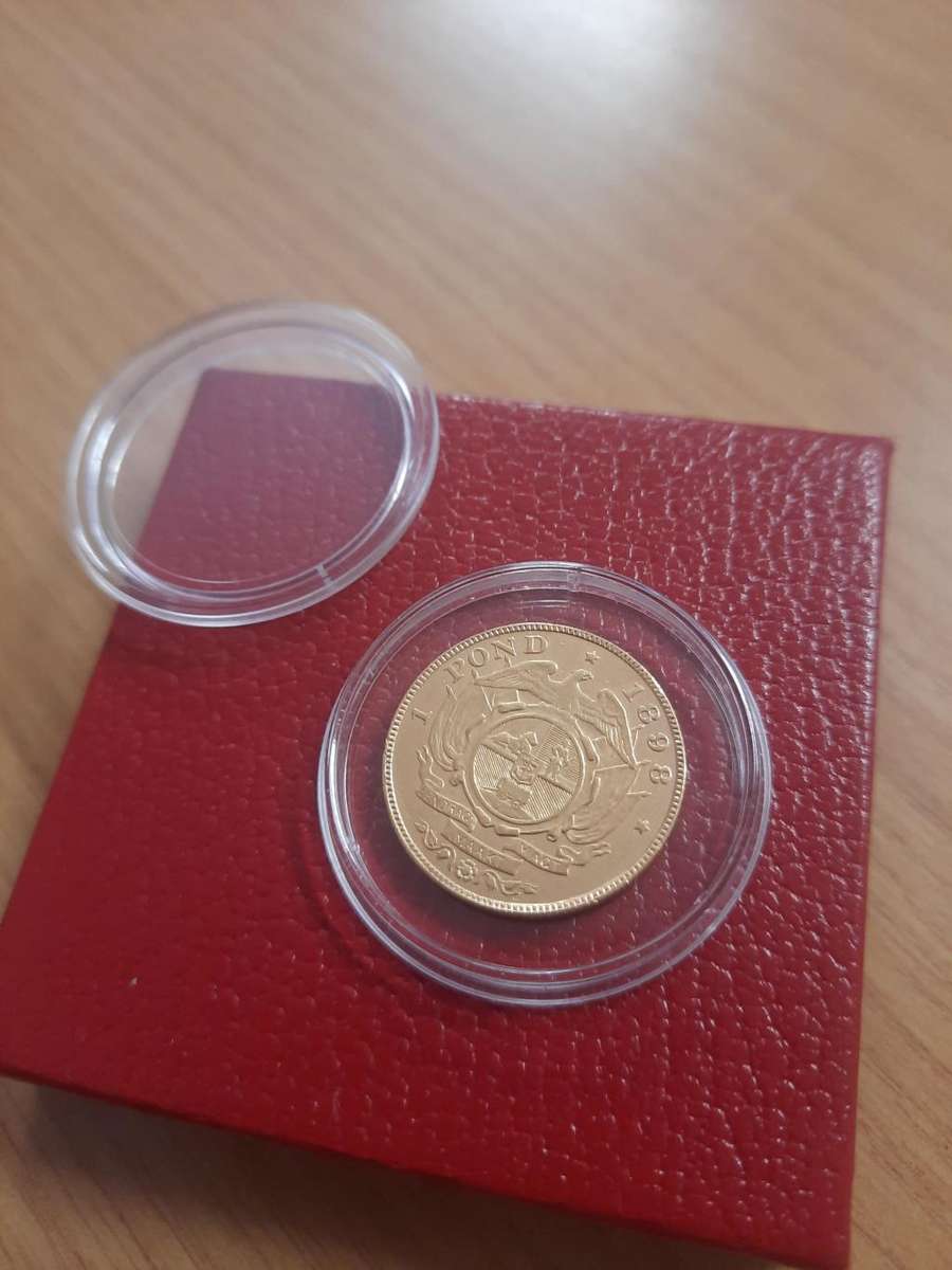 1898 ZAR Gold pond in very good condition after 126 of being minted, please see pictures.