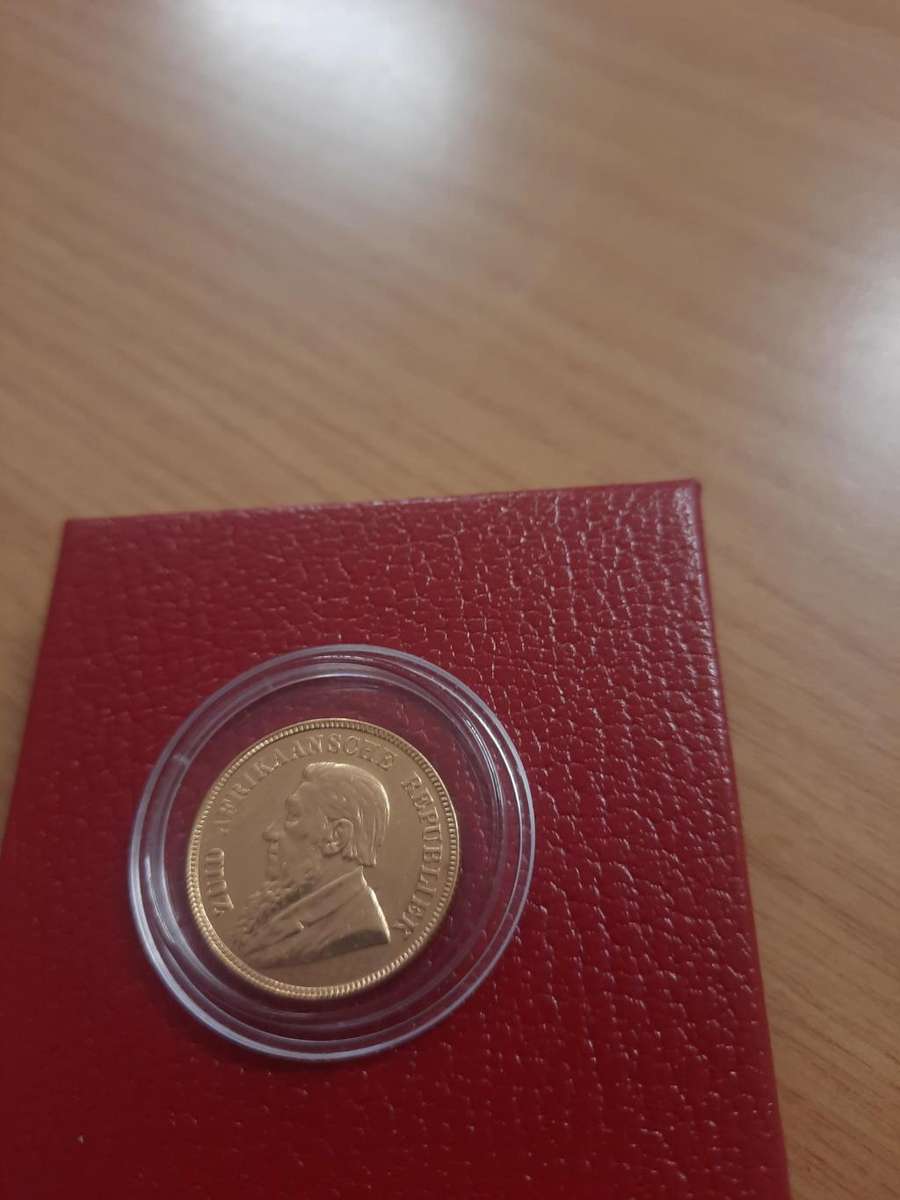 1898 ZAR Gold pond in very good condition after 126 of being minted, please see pictures.