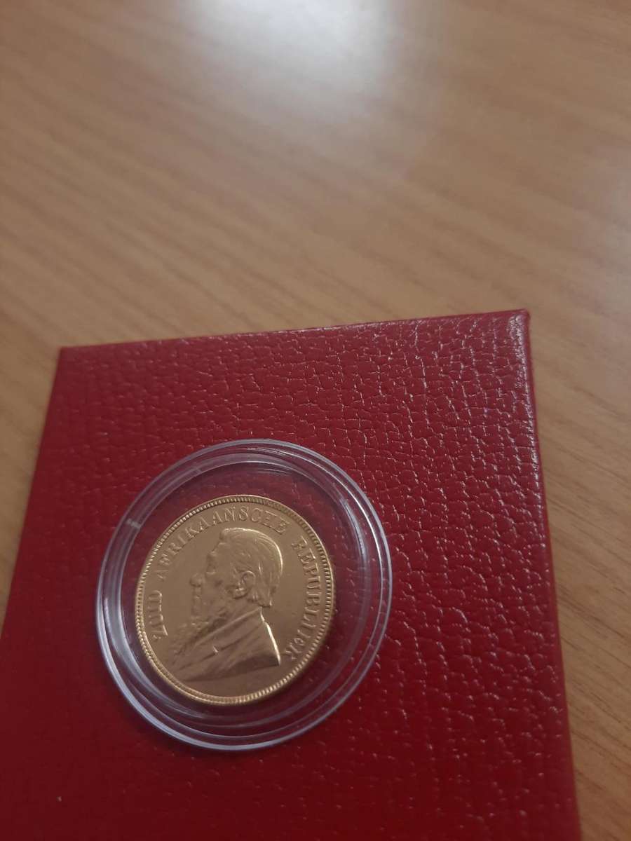 1898 ZAR Gold pond in very good condition after 126 of being minted, please see pictures.