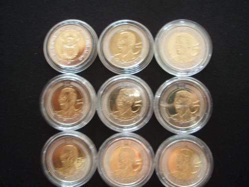 Mandela 90th Birthday R5 Uncirculated ENCAPULATED to preserve its Mint State NEW !!