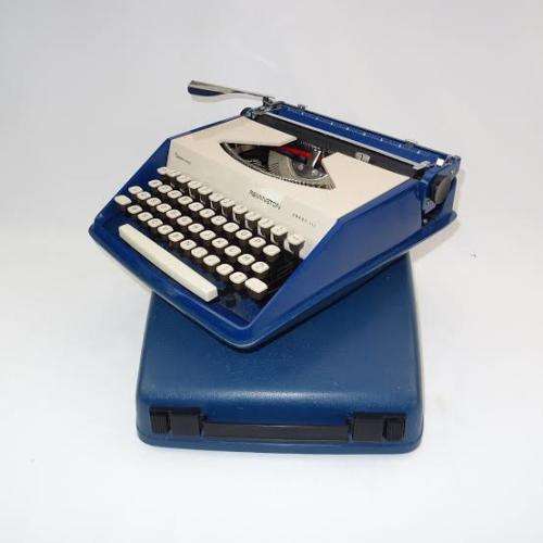 Remington Envoy III typewriter