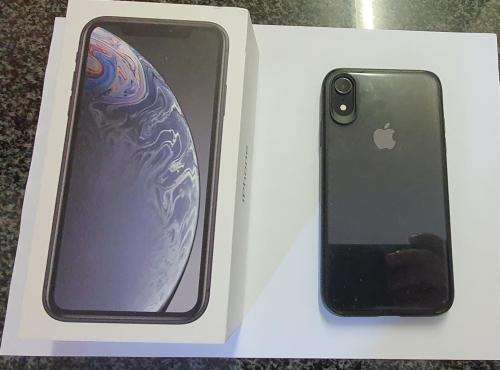 APPLE IPHONE XR 64GB ~ LISA HAS (FIVE)