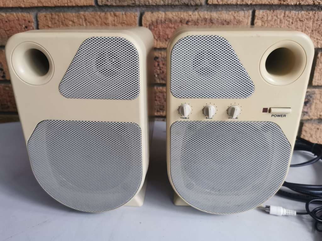 2-way powered PC speakers