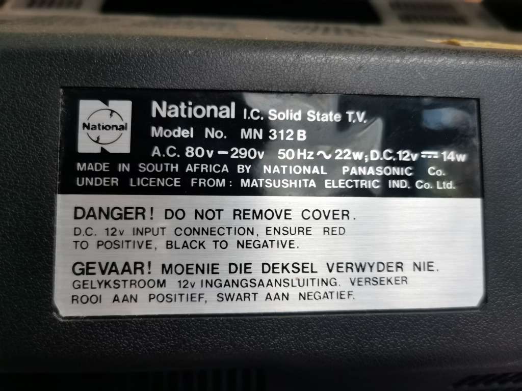 Atari 2600 with TV (ready to play)