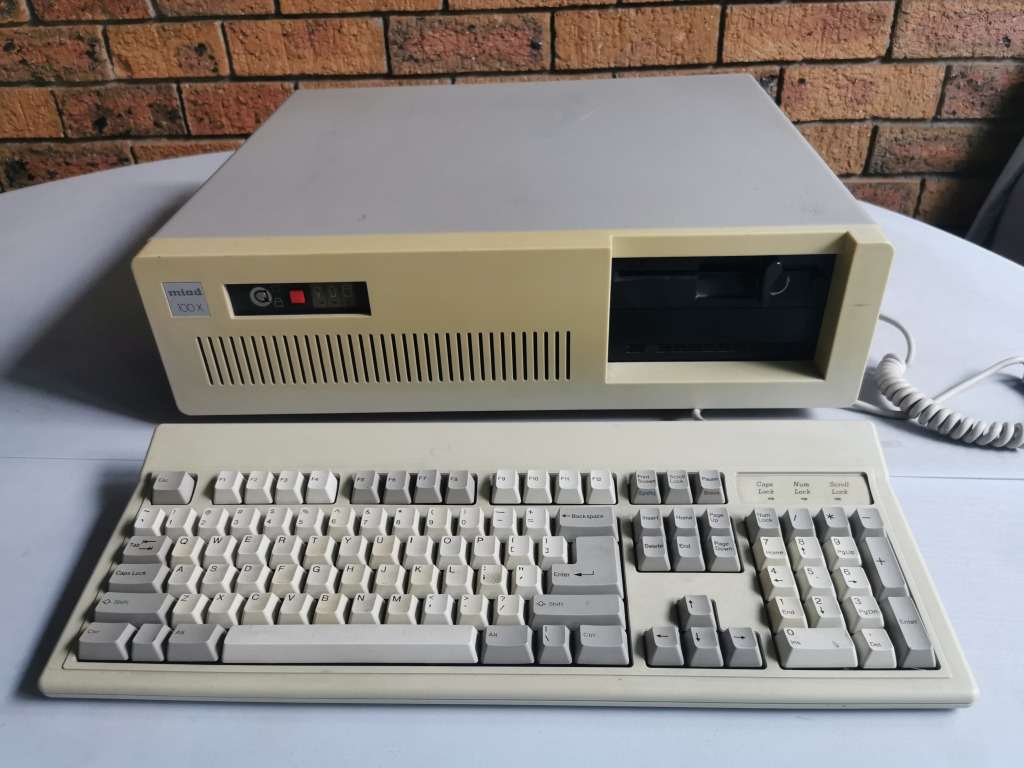 Miad 10MHz Turbo XT with Keyboard and VGA