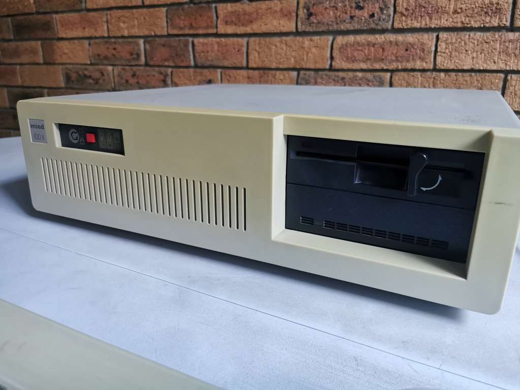 Miad 10MHz Turbo XT with Keyboard and VGA