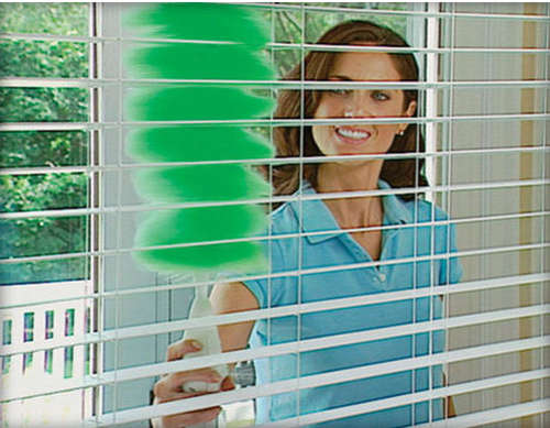 ** Go Duster ** Battery Operated Rotational Duster !! With static dust pulling microfibre hair !!