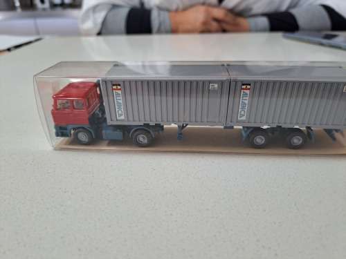 Ho container truck