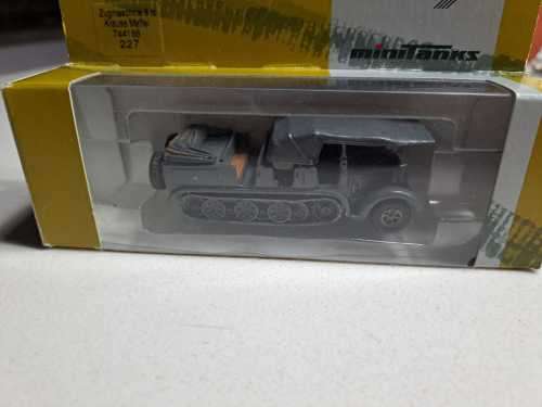 HO ww2 german h/duty half track