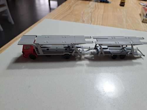 HO auto caryring trucks