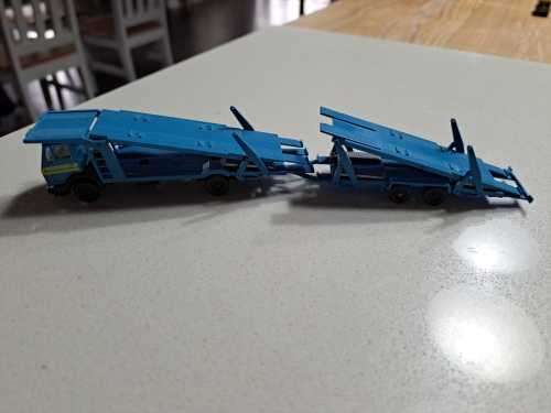 HO auto caryring trucks