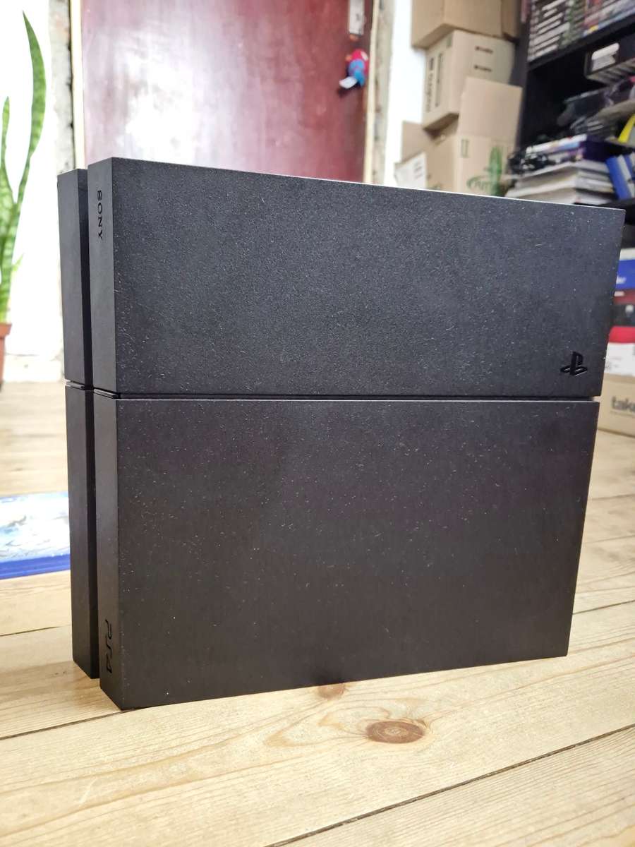 PlayStation 4 1TB Bundle (Read Description)