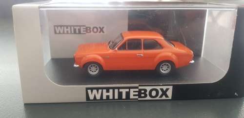Whitebox ford escort