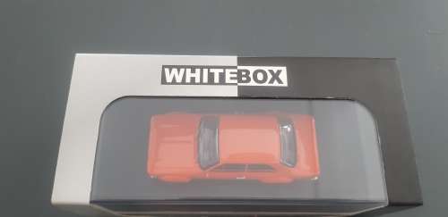 Whitebox ford escort