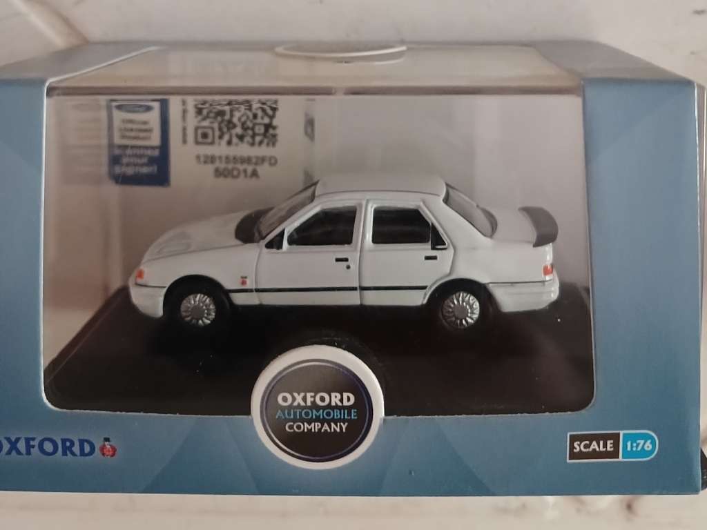 Oxford diecast ford sapphire
