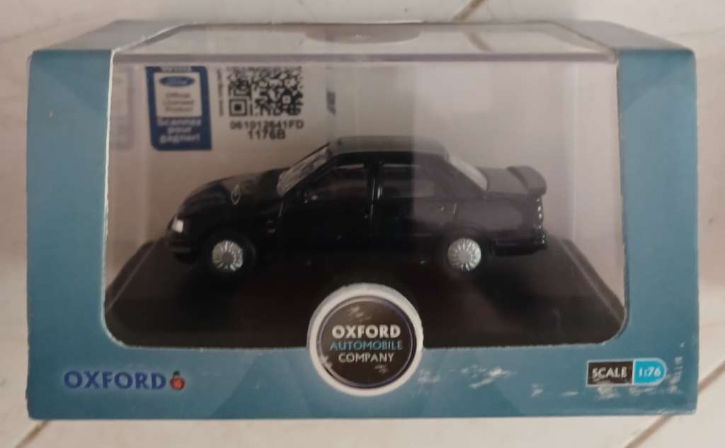 Oxford diecast ford sapphire