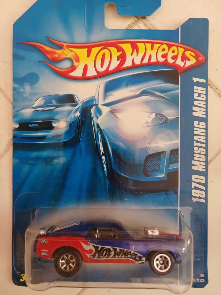 Hot wheels 70 mustang mach 1