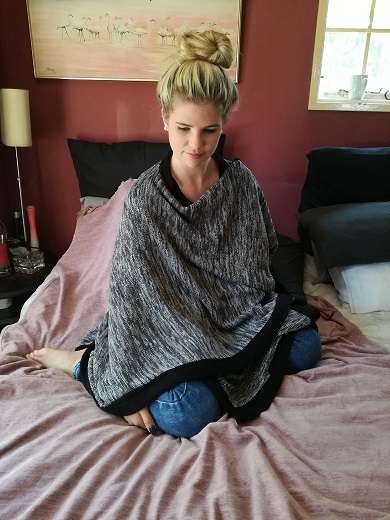 KNITTED CAPE - PERFECT FOR ALL OCCASIONS