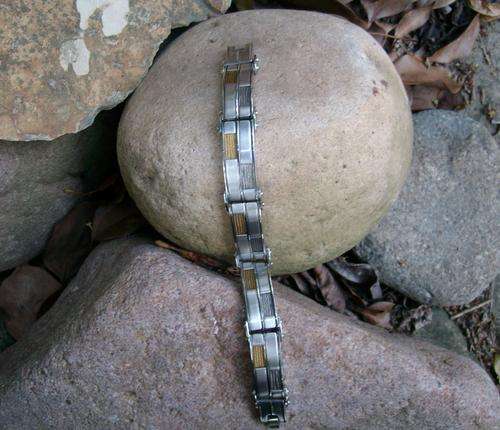 HEAVY FEEL  MENS STAINLESS STEEL 316L SILVER AND GOLD  CARBON FIBRE LINKED BRACKLET