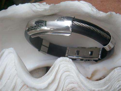 STAINLESS STEEL 316L SILVER AND BLACK RUBBER GREEK CLIP ON BRACELET