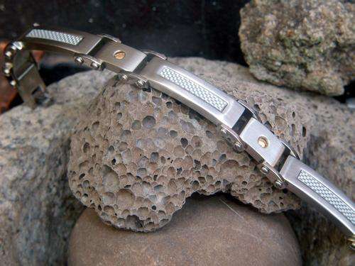 STAINLESS STEEL 316L SILVER AND GOLD  CARBON FIBRE HEAVY LINKED BRACKLET