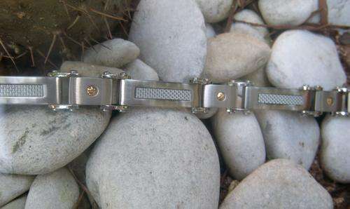 STAINLESS STEEL 316L SILVER AND GOLD  CARBON FIBRE HEAVY LINKED BRACKLET