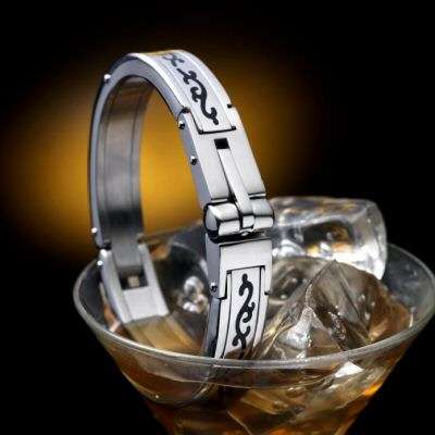 $169.00 SOLID TOP QUALITY AND DESIGNE BRACELET WITH UNIQUE NEW LOCKING SYSTEM