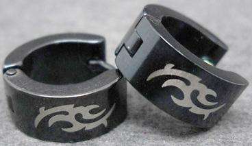 MENS BLACK  STAINLESS STEEL HOOPED EARINGS WITH  SANDBLASTED DESIGN