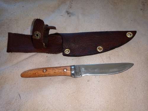HUNTING KNIFE WITH HANDMADE WOOD HANDLE AND LEATHER SCABBARD