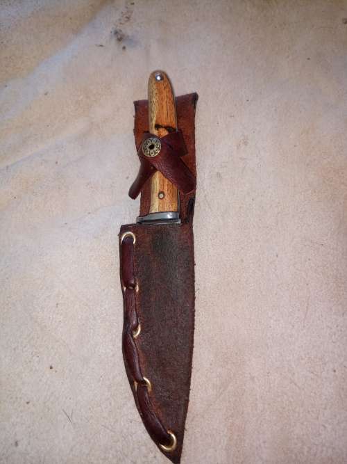 HANDMADE KNIFE USING COLUMBIA  MODEL K-09 BLADE HANDLE MADE WITH BUSHVELD HARDEHOUT & LEATHER SHEET