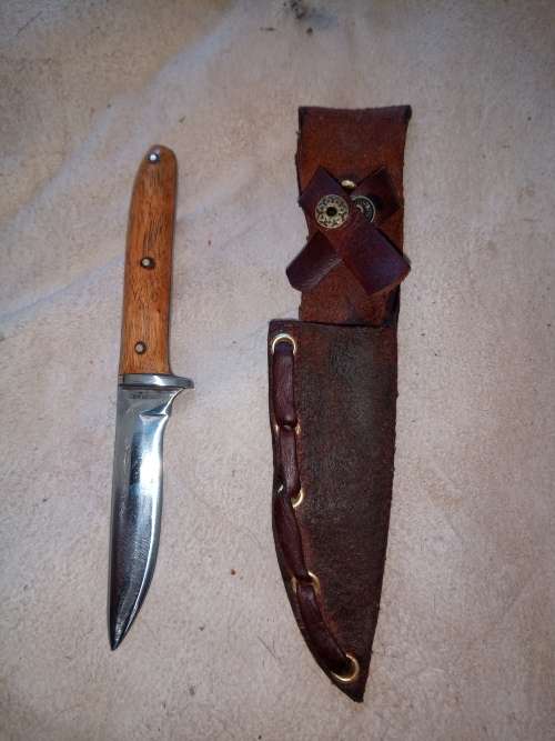 HANDMADE KNIFE USING COLUMBIA  MODEL K-09 BLADE HANDLE MADE WITH BUSHVELD HARDEHOUT & LEATHER SHEET