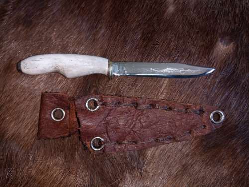 HANDMADE NECK KNIFE ,HANDLE DEER HORN , SS BLADE, LEATHER SCABBARD