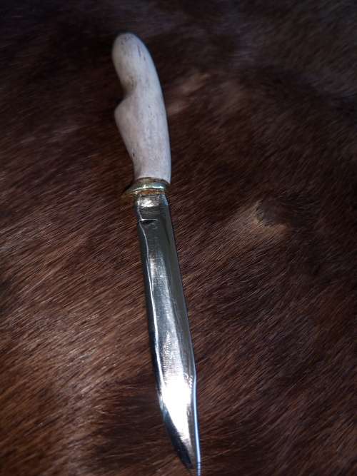 HANDMADE NECK KNIFE ,HANDLE DEER HORN , SS BLADE, LEATHER SCABBARD