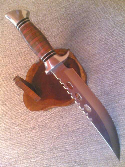 33CM HUNTING KNIFE 440SS BLADE WITH STUNNING WOOD HANDLE