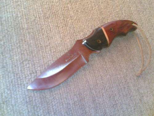 BEST QUALITY HANDMADE KNIFE USING BORA 440C STEEL AND WOOD FOR HANDLE