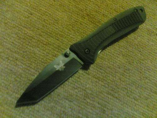 BENCHMADE FOLDING KNIVE