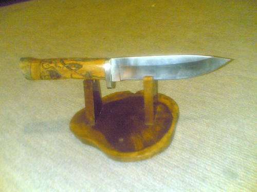KNIFE BARGAIN BY JWK MAKERS STUNNING TANZANIA CARVED WOOD HANDLE 440SS BLADE