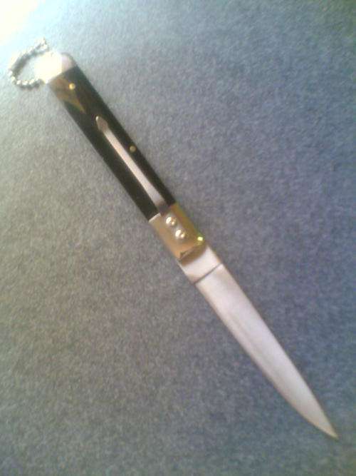 STUNNING STILLETO STYLE FOLDING KNIFE