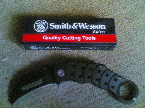 STUNNING Smith &Wesson Extreme Ops