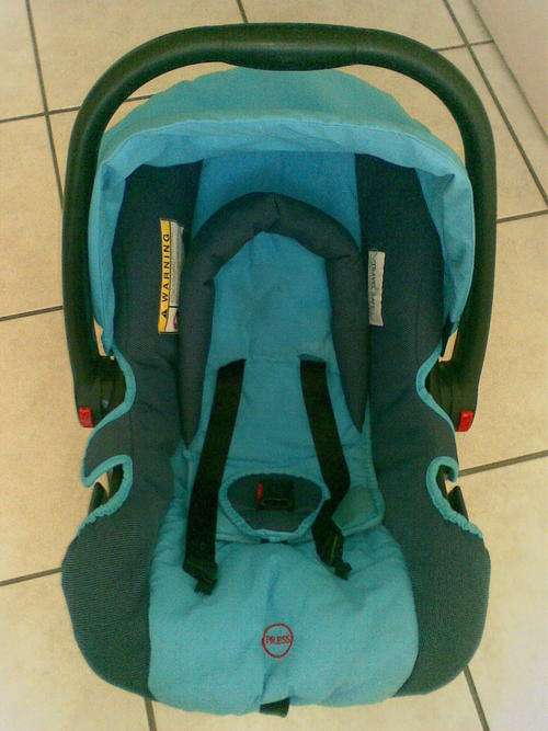 SNAG AND SAFE TRAVEL AND CAR SEAT 0 TO 13 KGS (LIKE NEW)