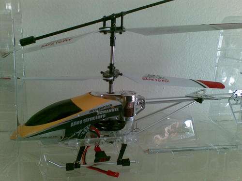 3.5 CHANNEL RADIO CONTROL HELICOPTER LARGE 40CM WITH GYRO