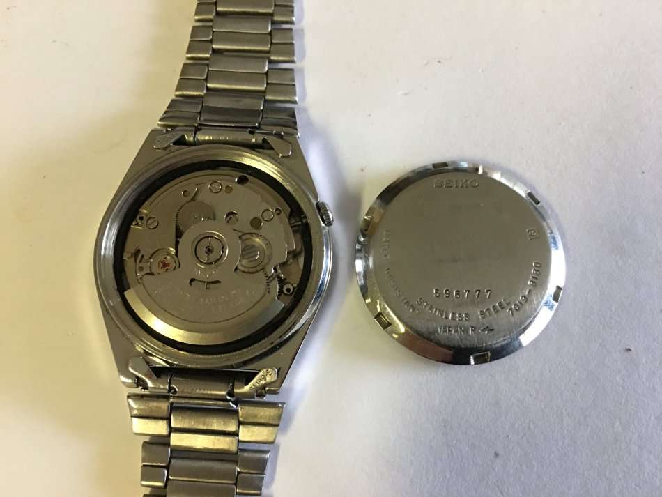 VINTAGE SEIKO 5 AUTOMATIC 17 JEWEL DAY DATE GENTS WRISTWATCH