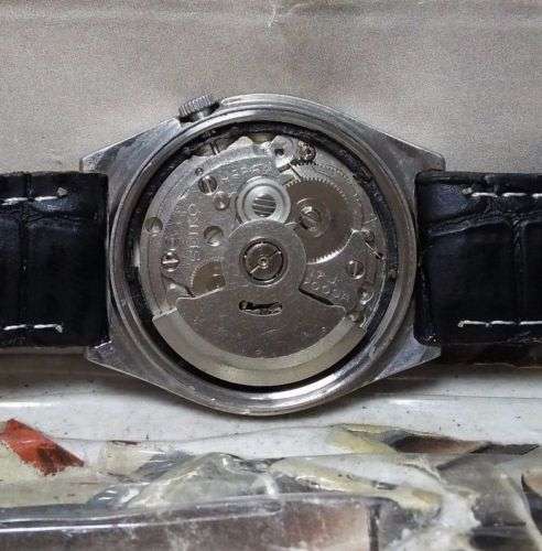 VINTAGE SEIKO 5 MICKY MOUSE AUTOMATIC DAY & DATE WRIST WATCH FOR MEN IN EXCELLENT CONDITION