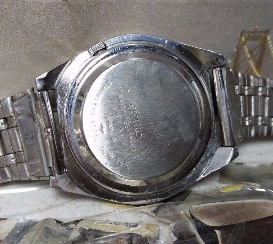 VINTAGE SEIKO 5 MICKY MOUSE AUTOMATIC DAY & DATE WRIST WATCH FOR MEN IN EXCELLENT CONDITION