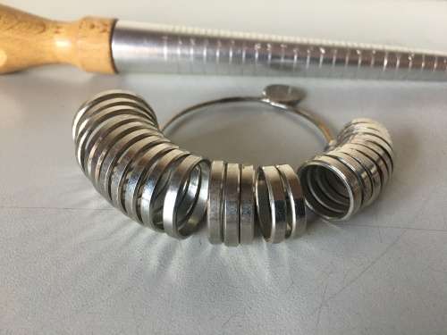 Jewelers ring sizer