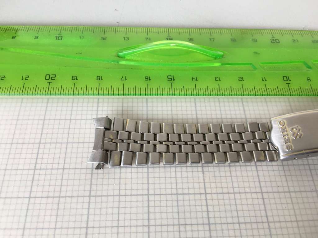 SEIKO - 18mm stainless steel bracelet