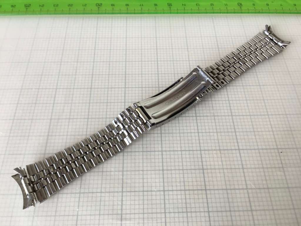 SEIKO - 18mm stainless steel bracelet