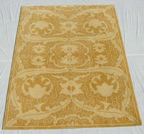 CARPETS: USHAK CARPET 241x172